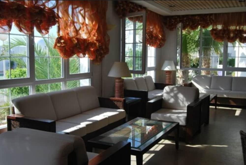 מוחקאר Hotel Punta Del Cantal מראה חיצוני תמונה