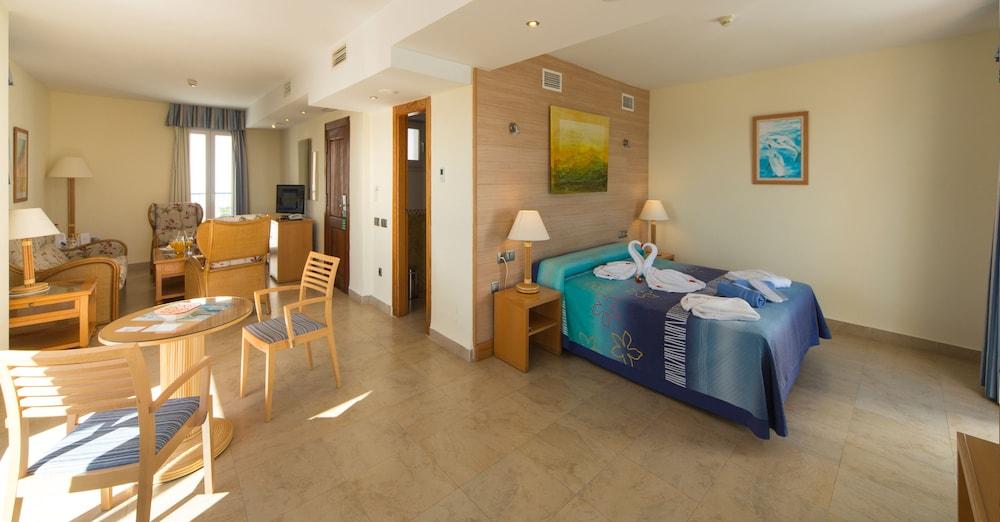 מוחקאר Hotel Punta Del Cantal מראה חיצוני תמונה
