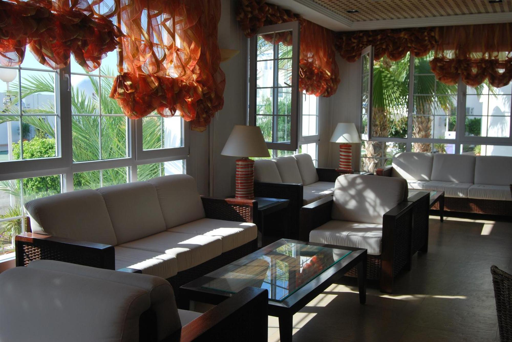 מוחקאר Hotel Punta Del Cantal מראה חיצוני תמונה