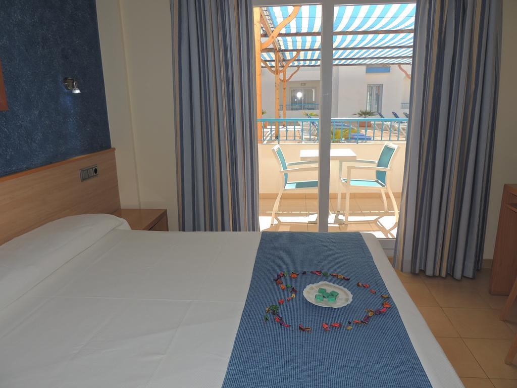 מוחקאר Hotel Punta Del Cantal מראה חיצוני תמונה