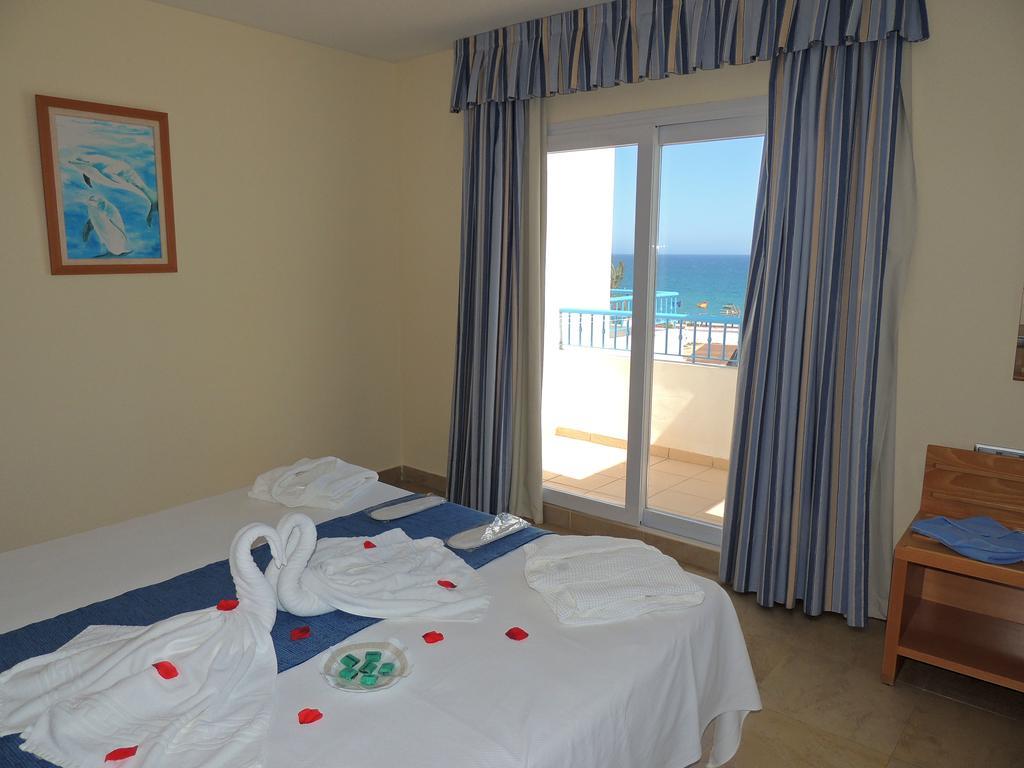 מוחקאר Hotel Punta Del Cantal מראה חיצוני תמונה